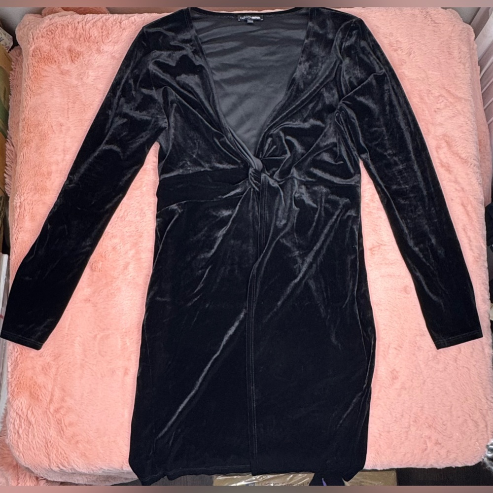 Fashion Nova Black Velvet Long Sleeve Dress